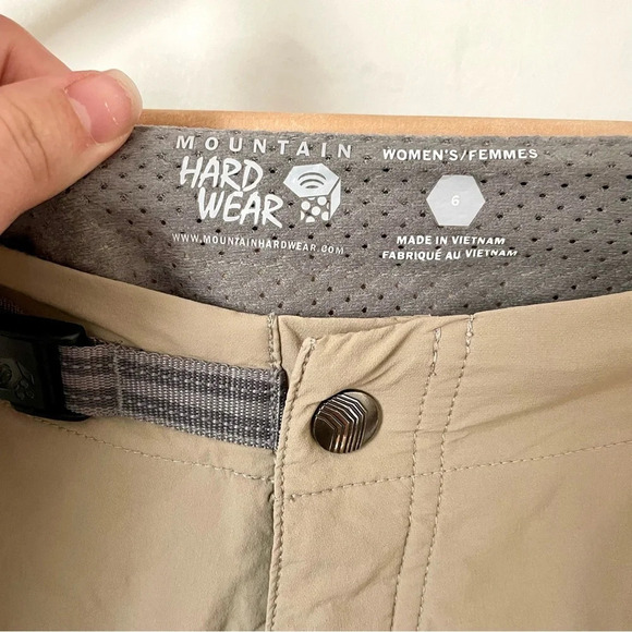 Mountain Hardware Women's Bermuda Hiking Shorts - Picture 2 of 8